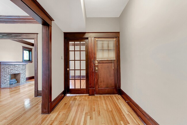 Photo - Shaw-ty is a 10 Unit 3W