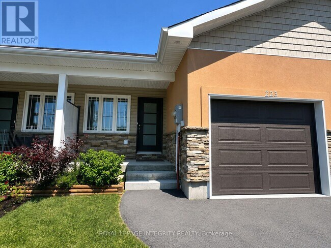 Photo - 223 THIRD STREET W