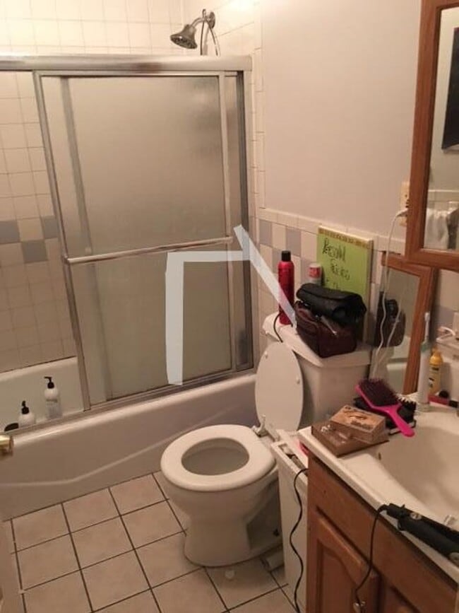 Photo - 6 Bed 3 Bath NEW ON THE MARKET 9/1/26 Move-In