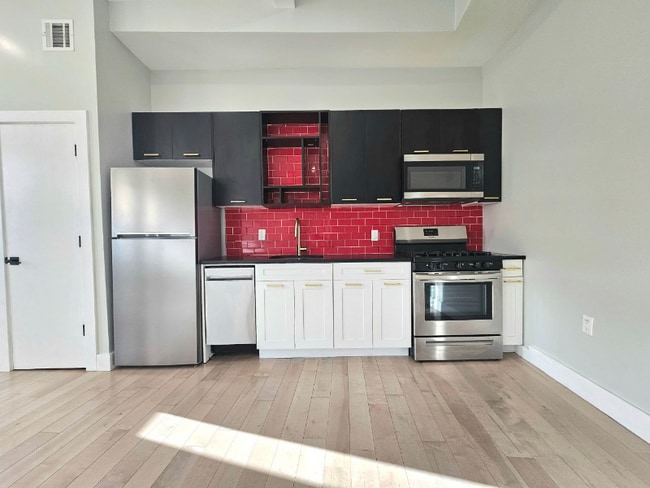 Photo - 179 Van Buren St Unidad 3C