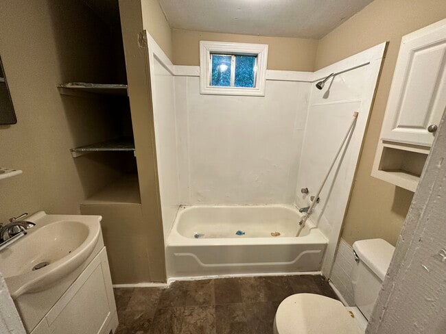 Photo - 1151 Oak St