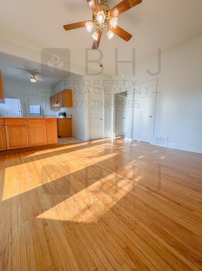 Photo - 4 BED/ 2 BATH SINGLE FAMILY HOME WITH GARAGE