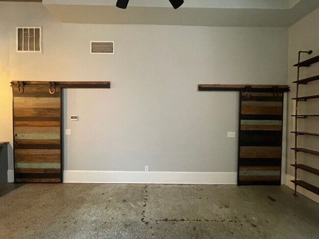 Photo - 553 Cherry St