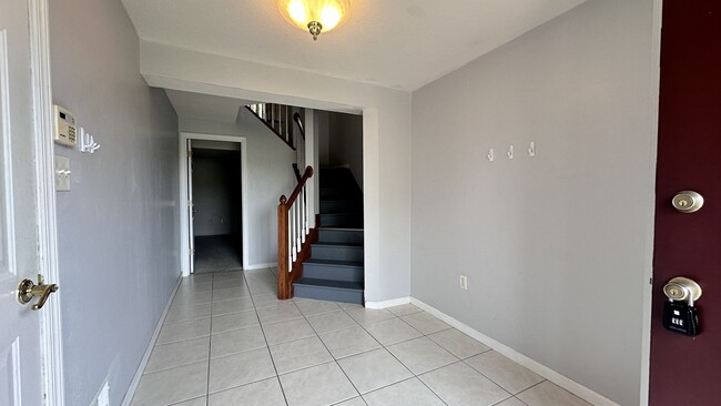 Photo - 439 Georgetown Ct