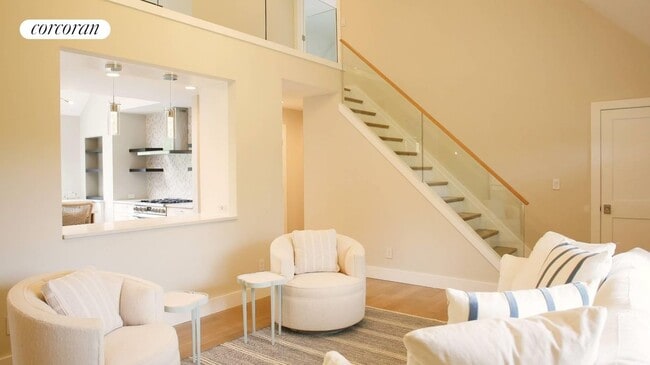 Photo - 9 Carriage Ln