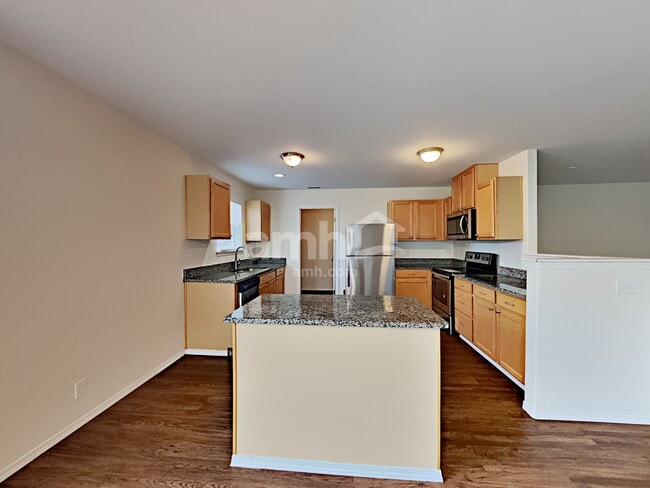 Photo - 116 Nelsen St NE
