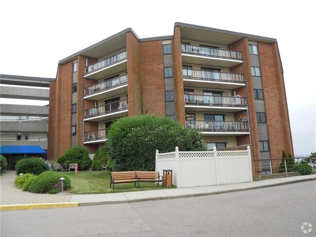 Building Photo - 1302 Capella Rd Unit 1302 Rental