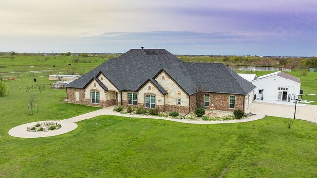 Photo - 1192 Seaborn Rd