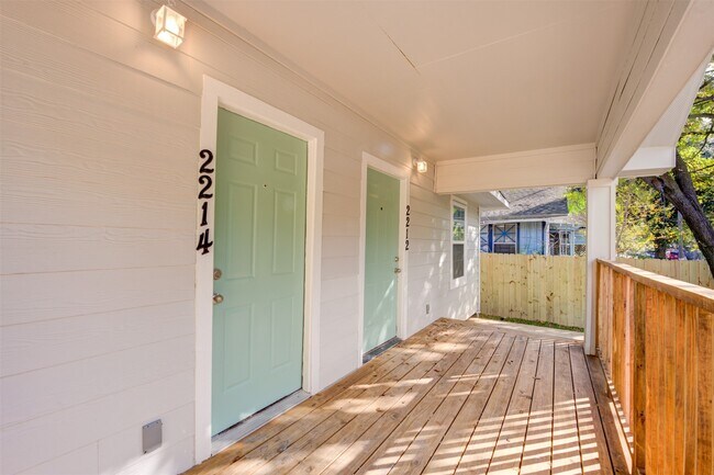 Photo - 2214 McKee St