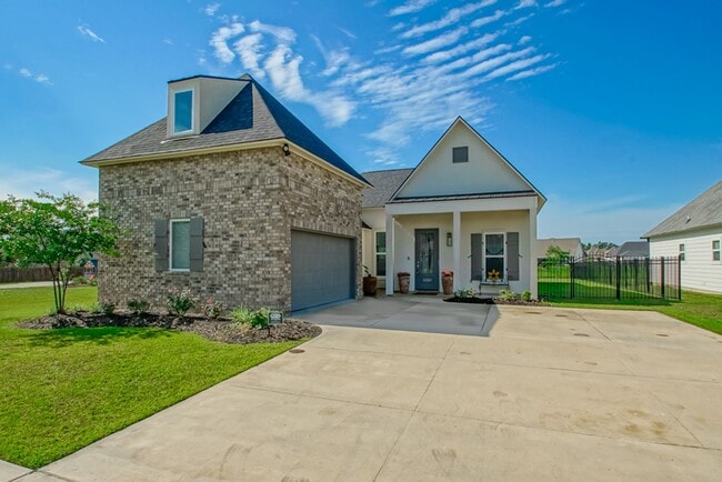 Beautiful Home For Lease In Gonzales - Beautiful Home For Lease In Gonzales