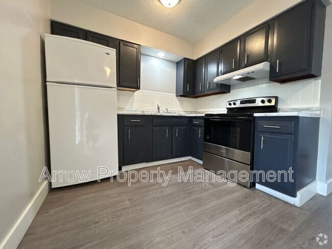 Building Photo - 222 Park Ave Rental