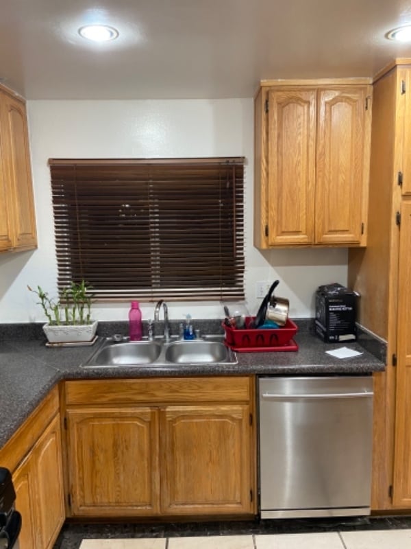 Photo - 10331 Lindley Ave