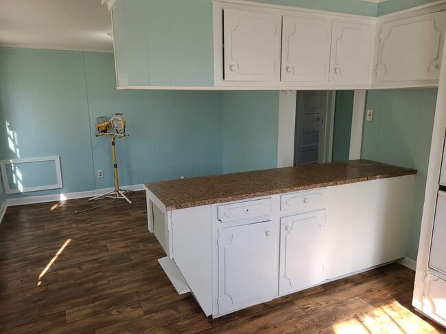 Photo - 732 Cariker St