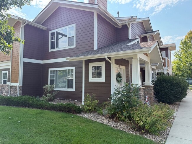 Building Photo - 2 Bedroom 2 Bath Townhome with Laundry and... Unit 102