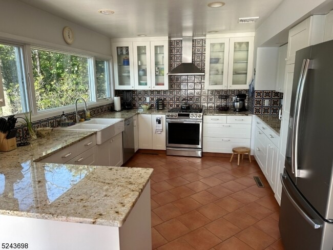 Photo - 120 Island Rd