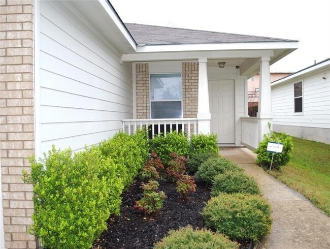 Photo - 512 Celery Loop