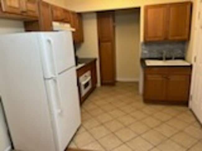 Photo - Condo wFREE HEAT in Belmont Cragin! In-uni...