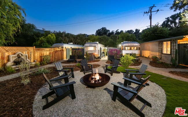 272 N Topanga Canyon Blvd