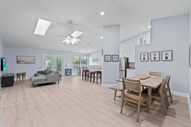 Photo - 1599 Bayridge Pl