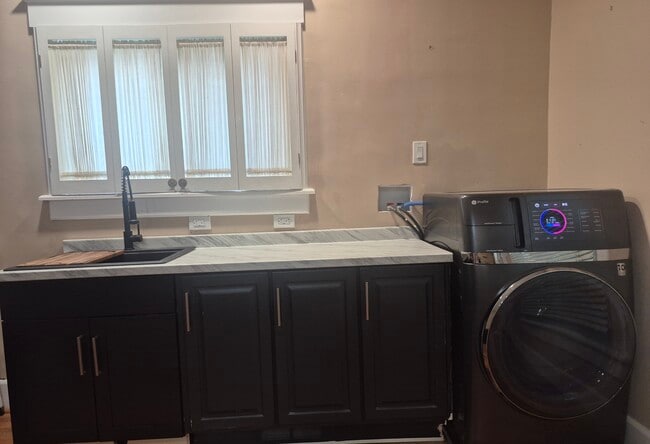Photo - 1911 Sils Ave
