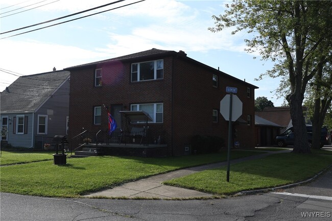 Building Photo - 105 Fernald Ave Rental