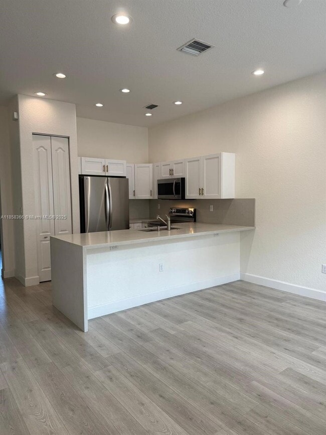 Photo - 705 SW 147th Ave