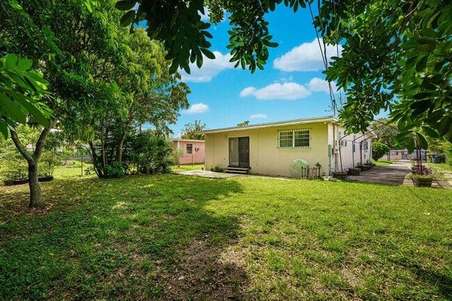 Photo - 430 NW 133rd St