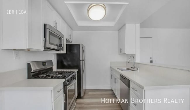 Photo - 1320 N Sierra Bonita Ave Unit 115