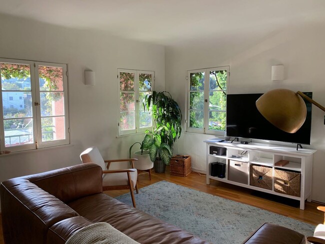 Photo - 941 N. Vendome St.