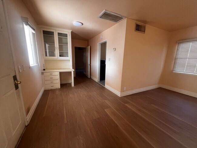 Photo - 303 Chestnut St