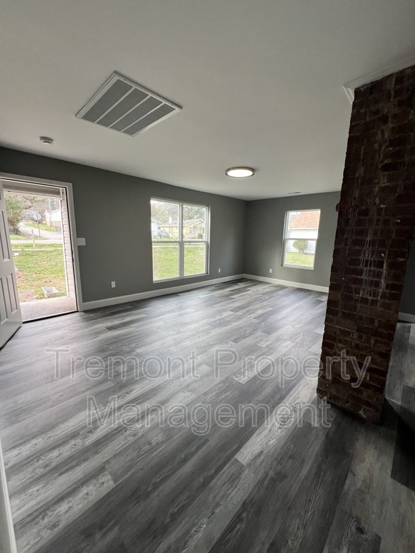 Photo - 1100 Tunnel Blvd