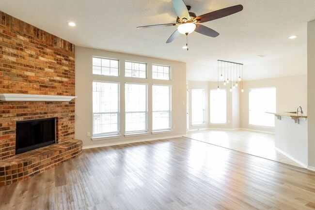 Photo - 6211 August Run