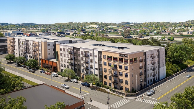 Building Photo - Signature on Grand