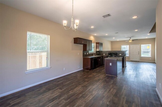 Photo - 8142 Cabot St Unidad A
