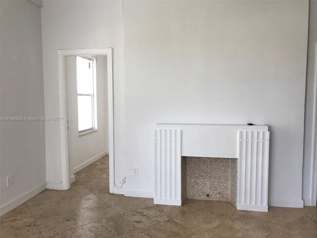 2421 Lake Pancoast Dr Unit 8A