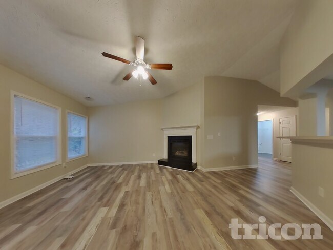 Photo - 300 Stone Valley Xin