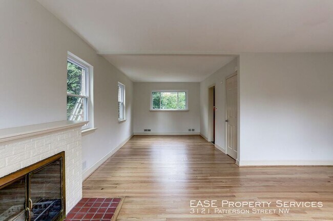 Photo - 3121 Patterson St NW