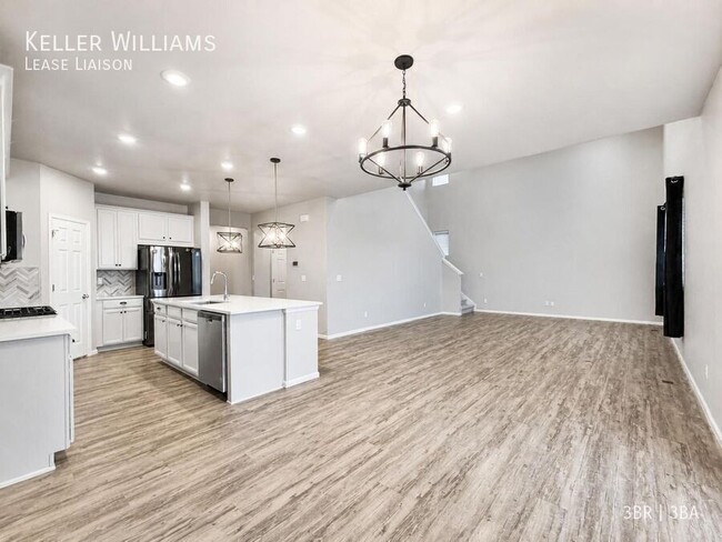 Photo - 915 Alpine Aven