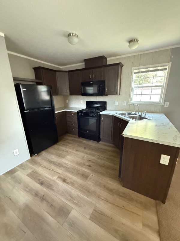 Building Photo - 30 W Manor St Rental
