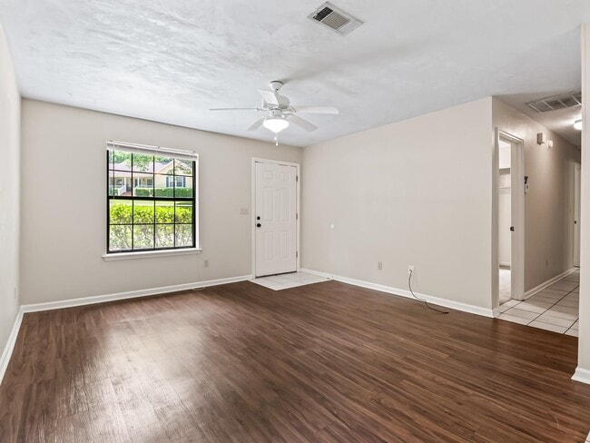 Photo - 8760 Minnow Creek Dr