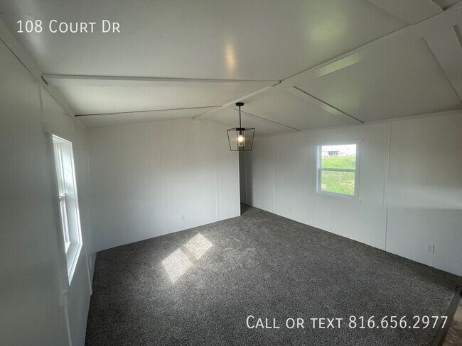 Photo - 108 Court Dr