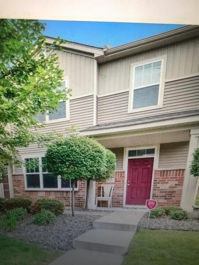 9610 Scott Cir N Townhome For Rent in Minneapolis, MN