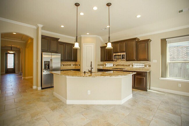 Photo - 106 S Sawbridge Cir