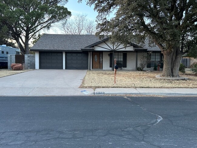 Building Photo - COMING SOON!  Home in University Gardens