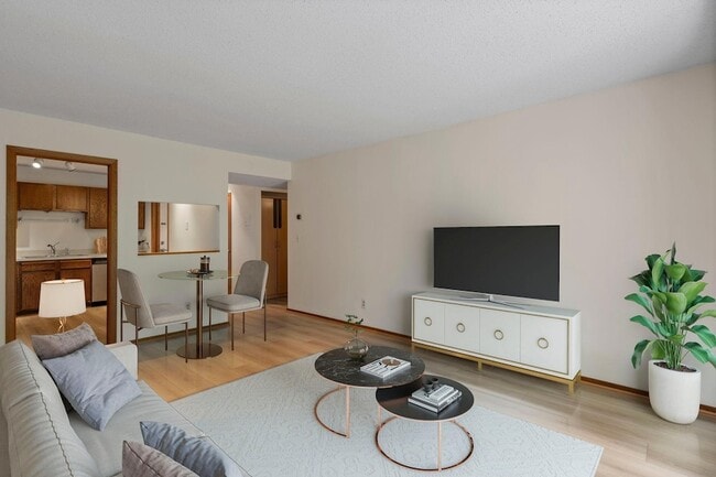 Photo - 210 W Grant St