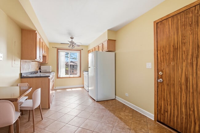 Photo - 744 Briar Hill Ln Unit 5