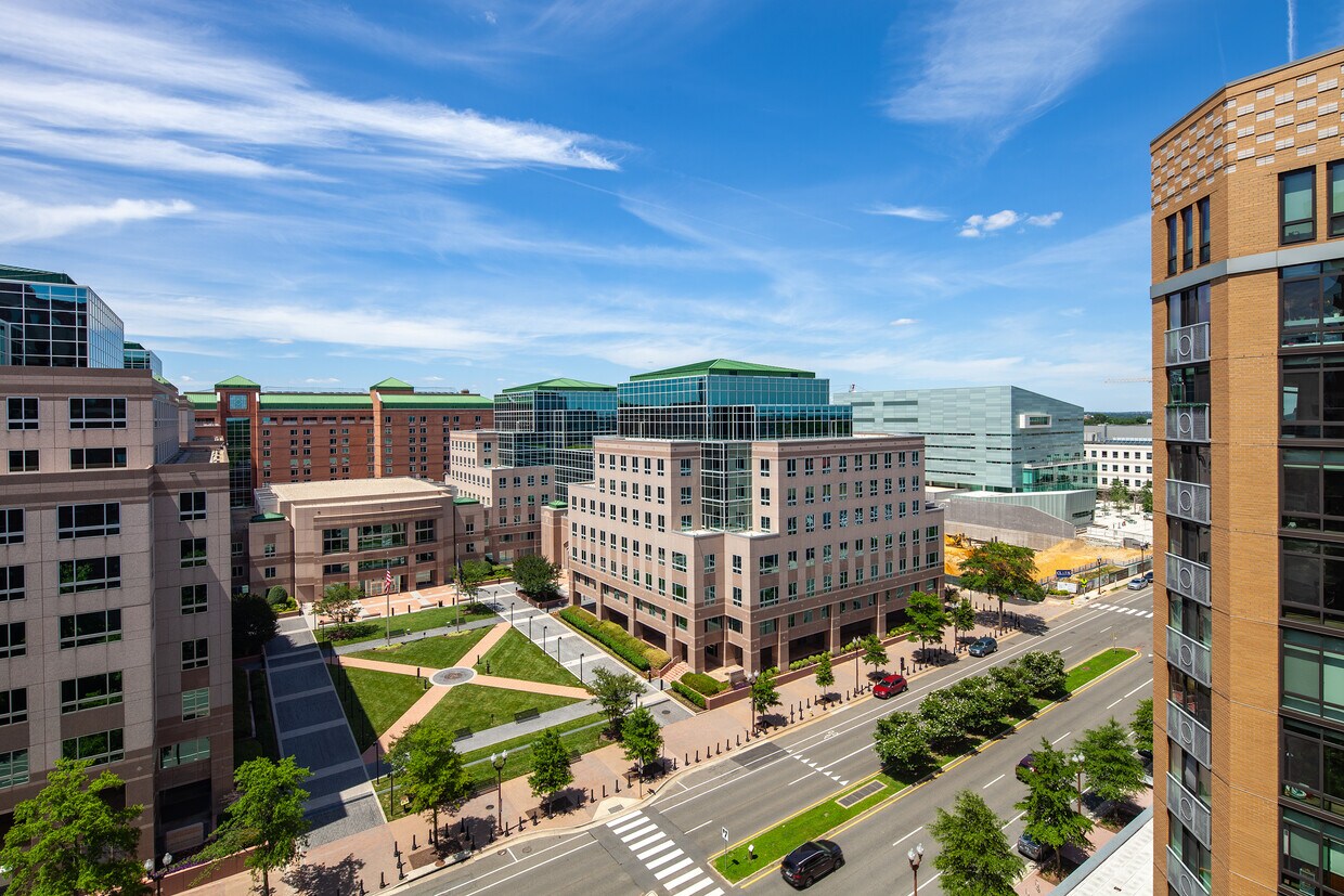 Photo - 901 N Monroe St (Arlington, VA)