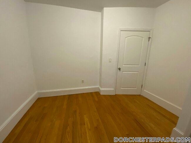 16 Bird St Unit 2