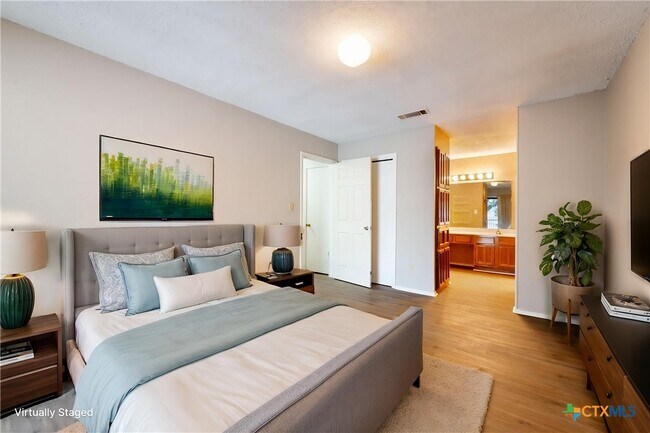 Photo - 1202 Thorpe Ln Unit 216