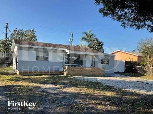 Building Photo - 6404 Fletcher St